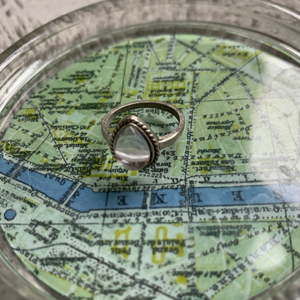 2 jeweled rings - size 5 1/2